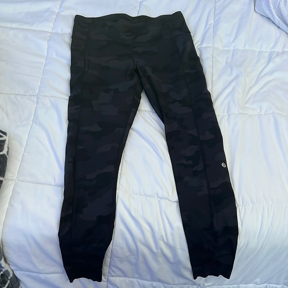 Mid length lululemon camo leggings